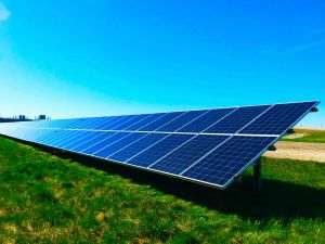 Exim Banca Românească participă la finanţarea de 229 mil. euro a complexului solar Părău 2 al Econergy